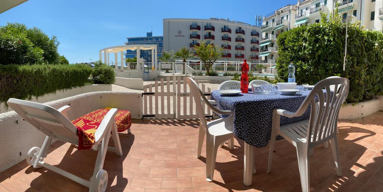 Residence El Palmar Fronte Mare, Fronte Spiaggia Lido di Jesolo Exteriör bild
