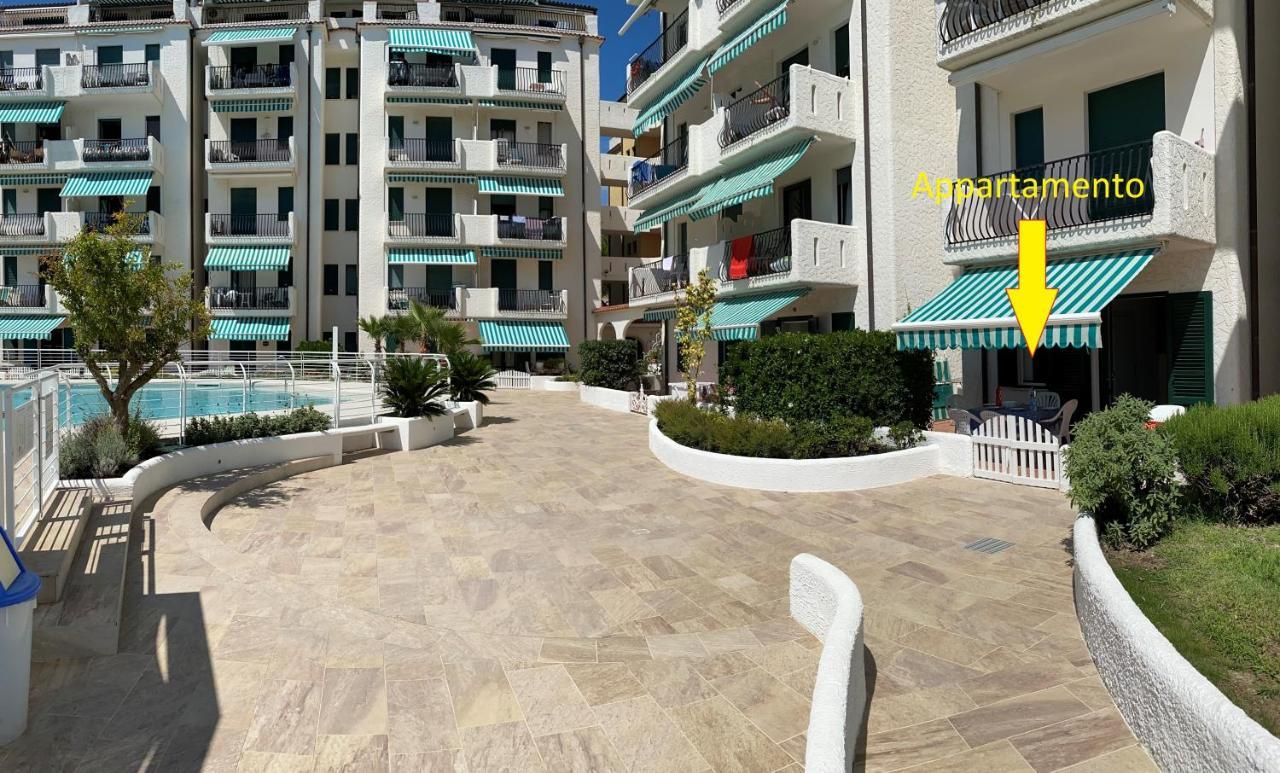 Residence El Palmar Fronte Mare, Fronte Spiaggia Lido di Jesolo Exteriör bild