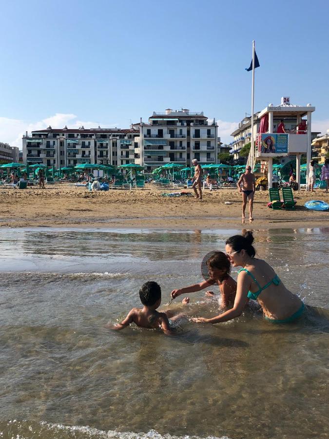 Residence El Palmar Fronte Mare, Fronte Spiaggia Lido di Jesolo Exteriör bild